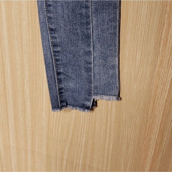 Bebe Girls Step Hem Skinny Jeans 8 - Picture 6 of 9